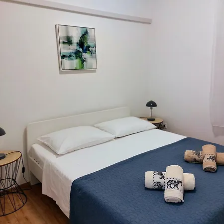 Tangerine Apartment Rabac